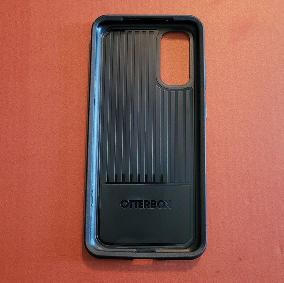NEW OtterBox - Samsung Galaxy s20 - Picture 2 of 5